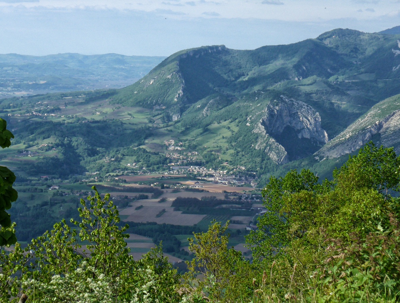 View over Saint-Laurent-en-Royans with the 'entrance' to Combe Laval to the right