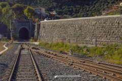 Entrevaux station tunnel